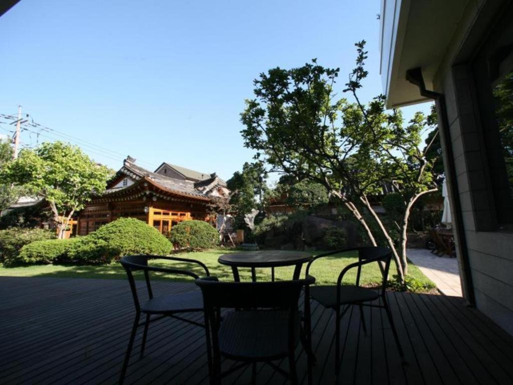 Bonum 1957 Hanok And Boutique Seoul Exterior photo
