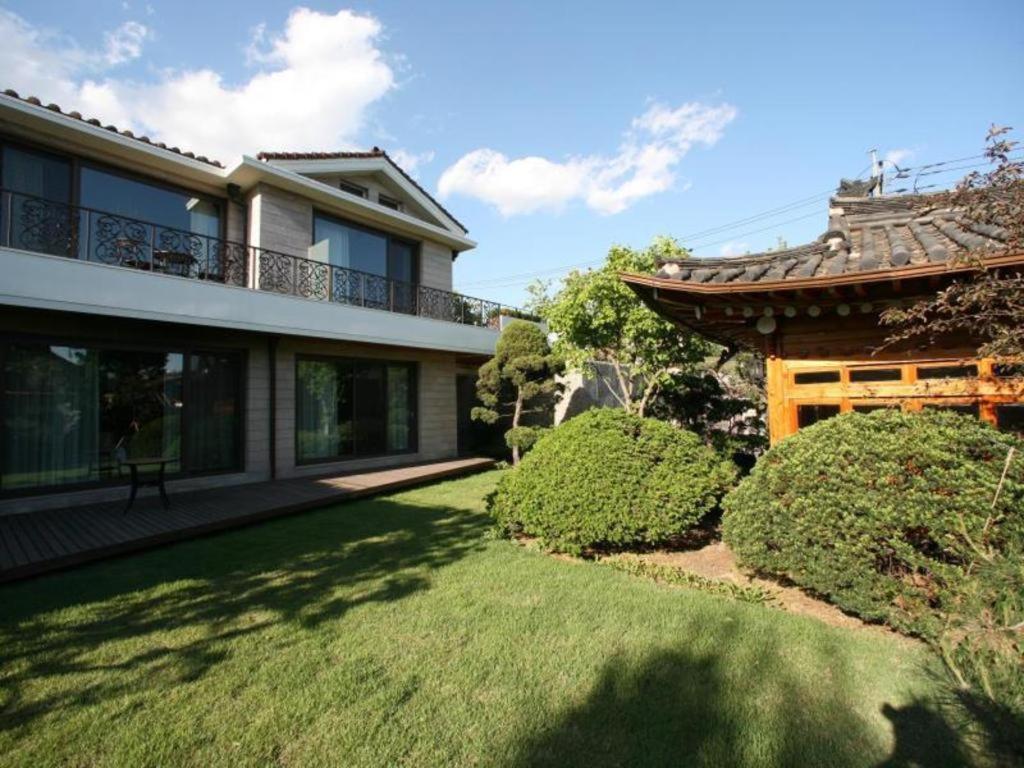 Bonum 1957 Hanok And Boutique Seoul Exterior photo