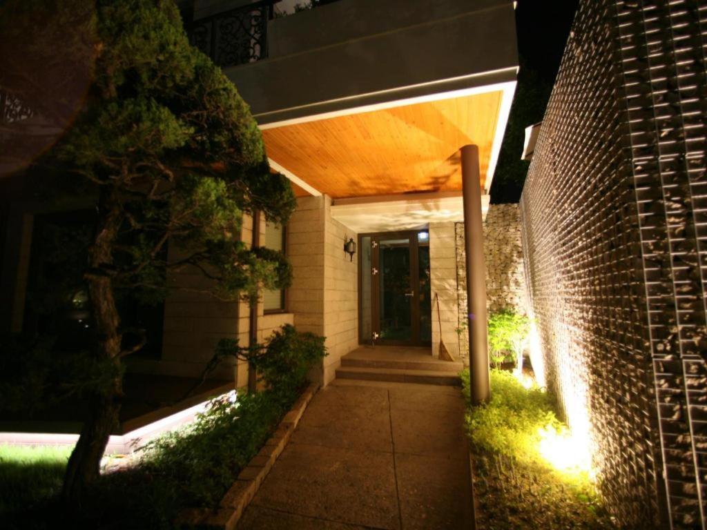 Bonum 1957 Hanok And Boutique Seoul Exterior photo